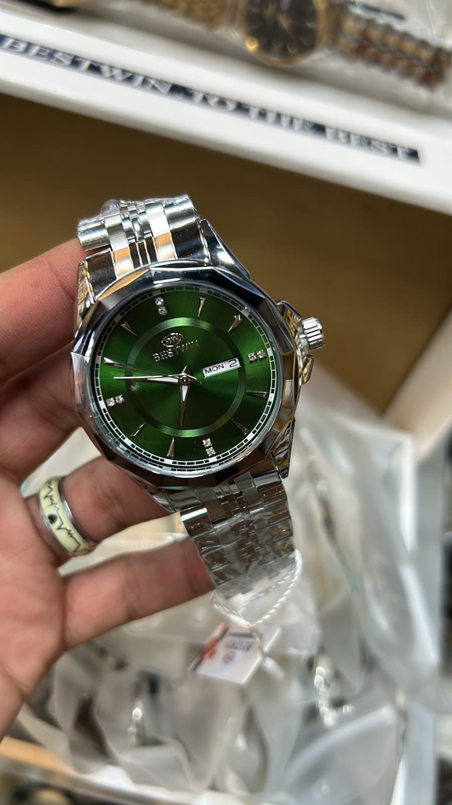 Bestwin Silver-Green Crystal Timepiece