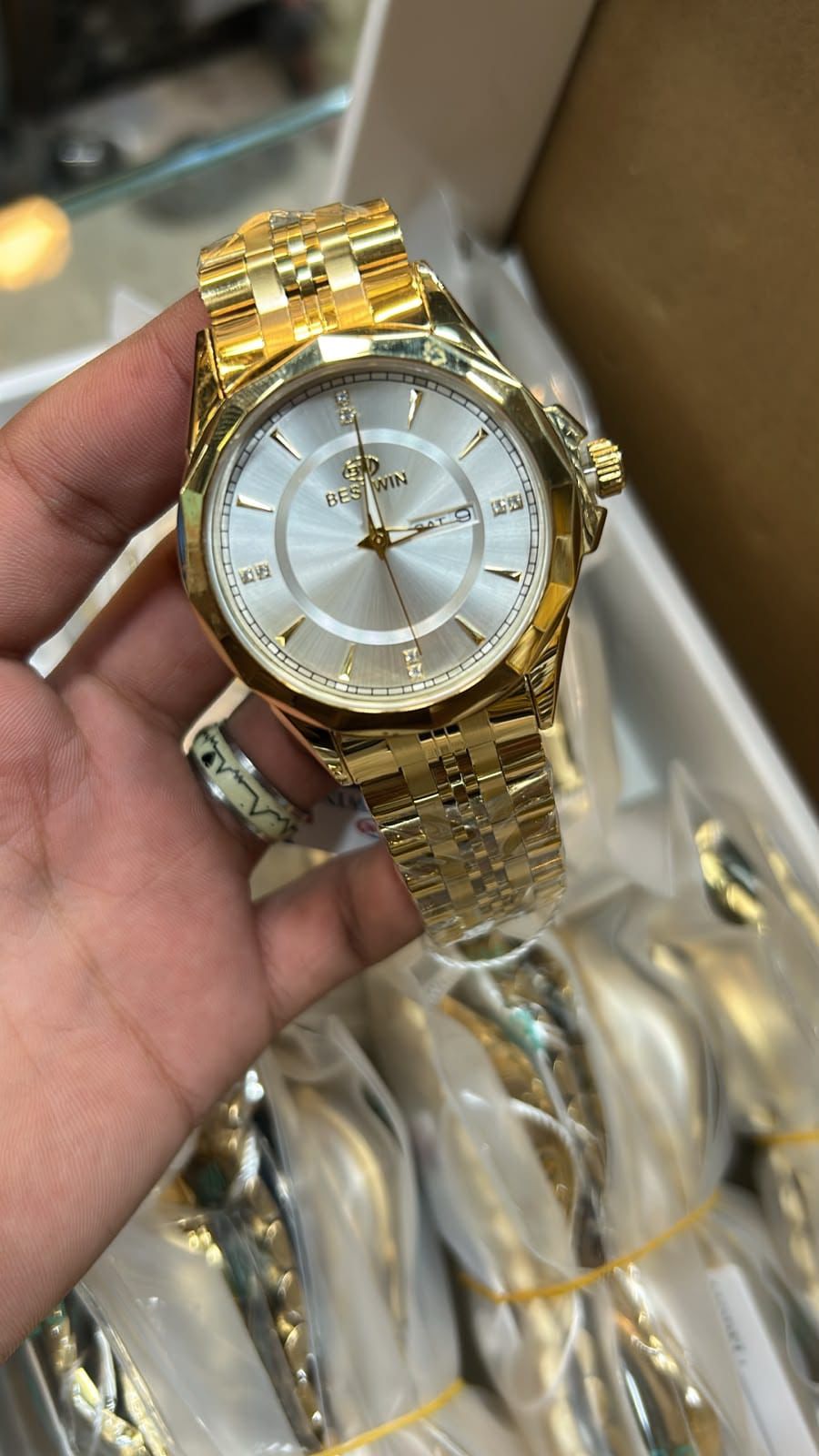 Bestwin Gold-White Crystal Timepiece
